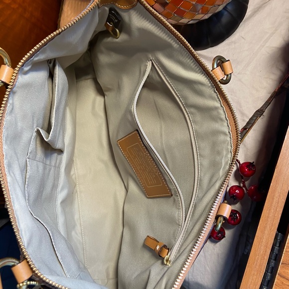 Coach purse with dust bag - Picture 6 of 8